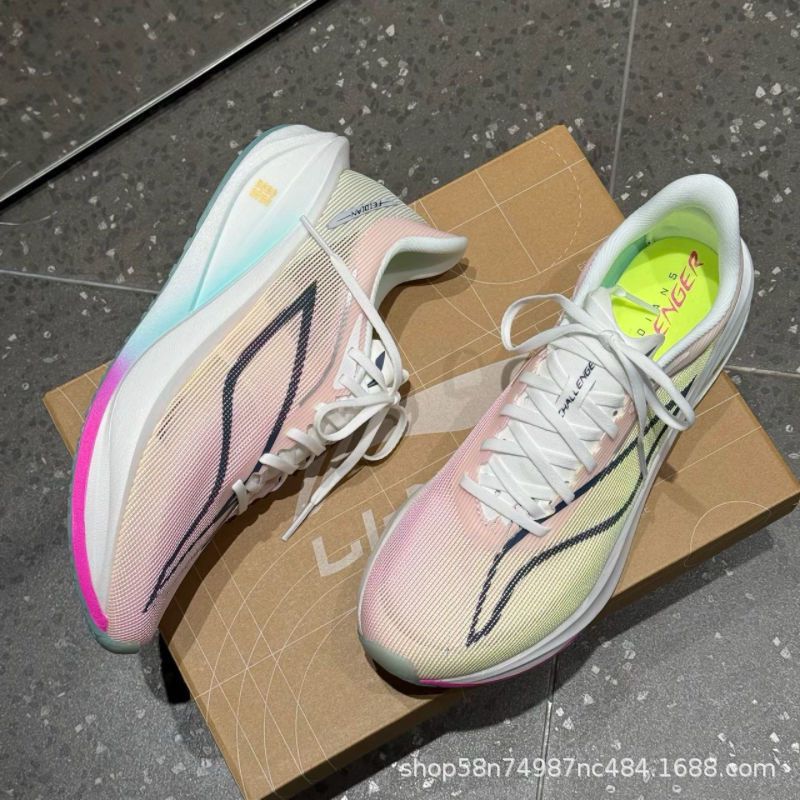 Новая сверхлегкая мужская спор – обзор и цена Sneaker Career